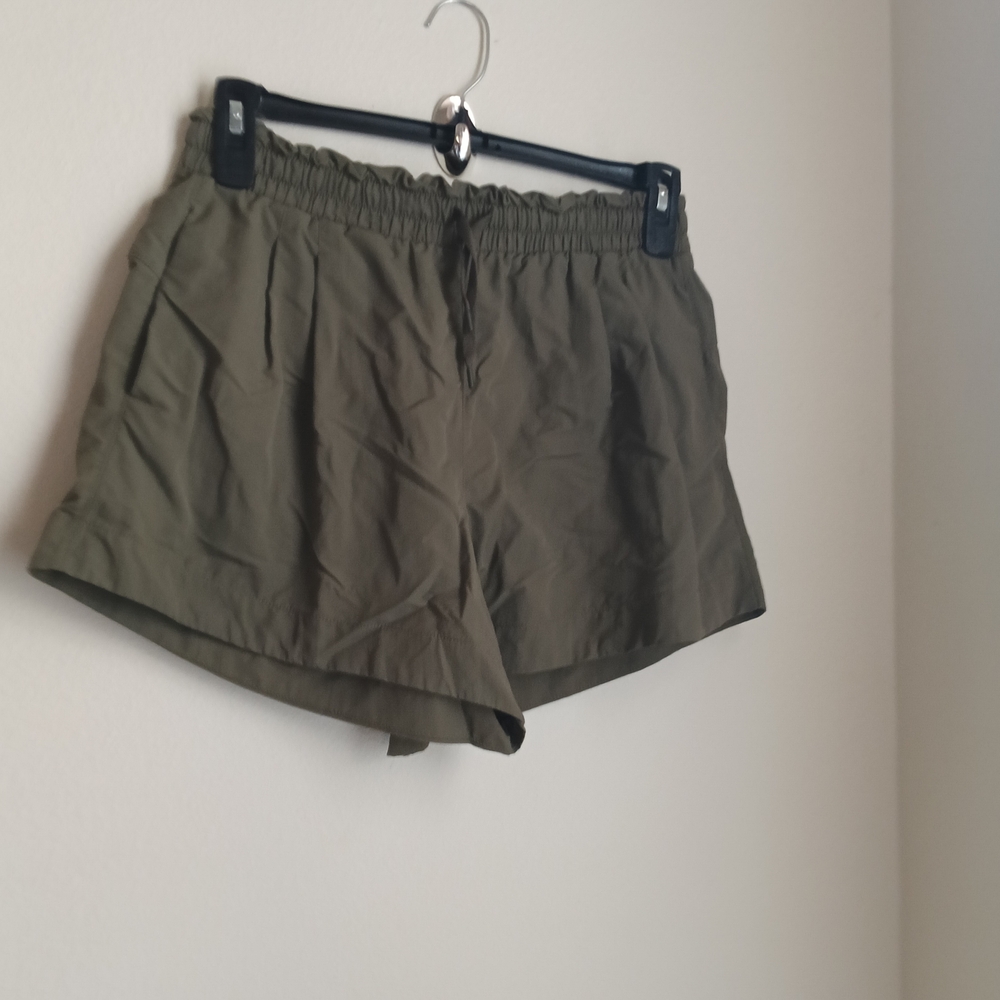 All in Motion Shorts Women M Olive Casual Athleisure Workout Comfort Versatile